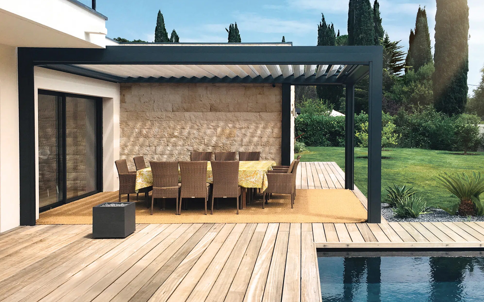 https://25509418.fs1.hubspotusercontent-eu1.net/hubfs/25509418/LP%20pergola/carousel/PERGOLA-01.jpg